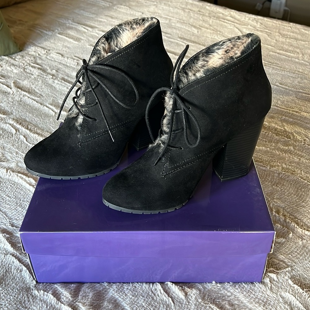 LEILA STONE Black Fur Lined Ankle Booties